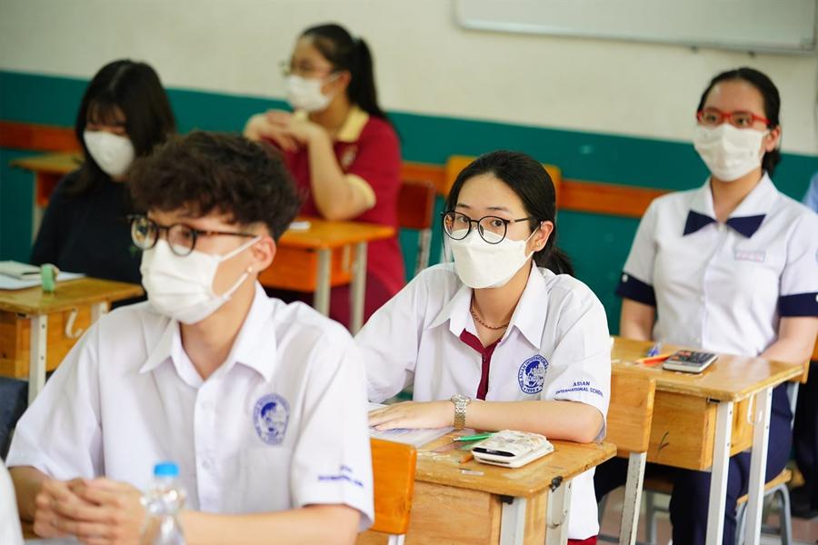 Để có thể tham gia trực tiếp phẫu thuật, bạn cần phải học rất nhiều