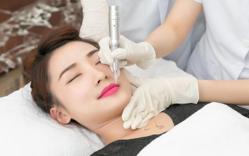 Phun môi bao lâu thì được đánh son? Lưu ý khi chăm sóc môi sau phun? 1