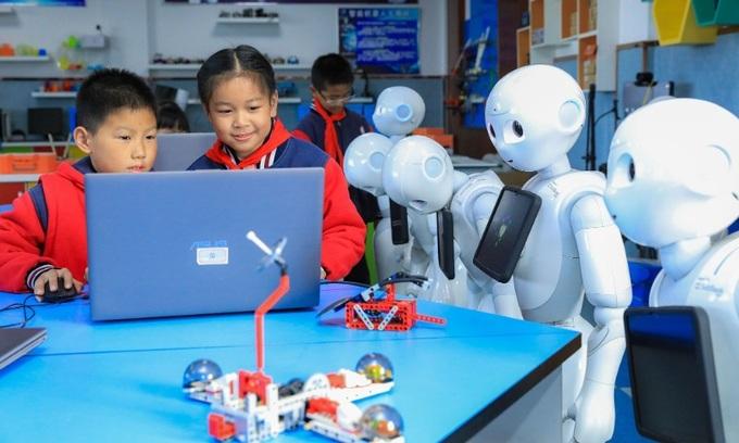Trung Quốc: Đẩy mạnh dạy AI cho học sinh - 1