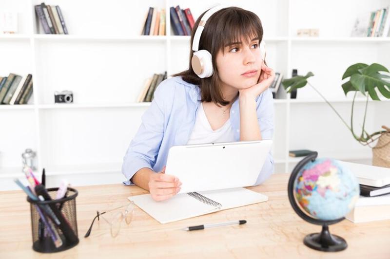 Vai trò của kỹ năng nghe trong học tiếng Anh. (Ảnh: Sưu tầm Internet)